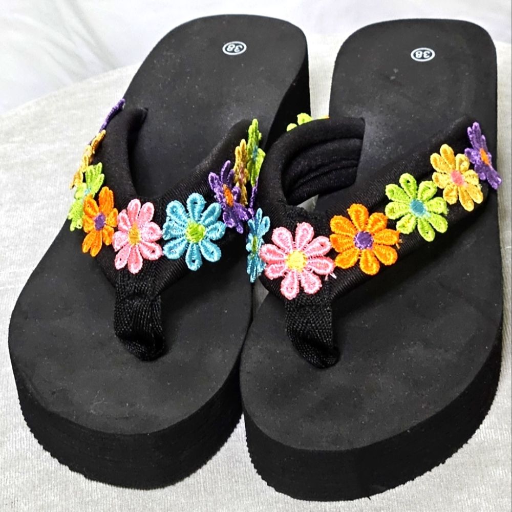 Slip-on Thick Bottom Wedge Platform Sandals, Black With Embroidered Daisies